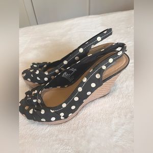 Size 7 navy polka dot American Eagle wedges